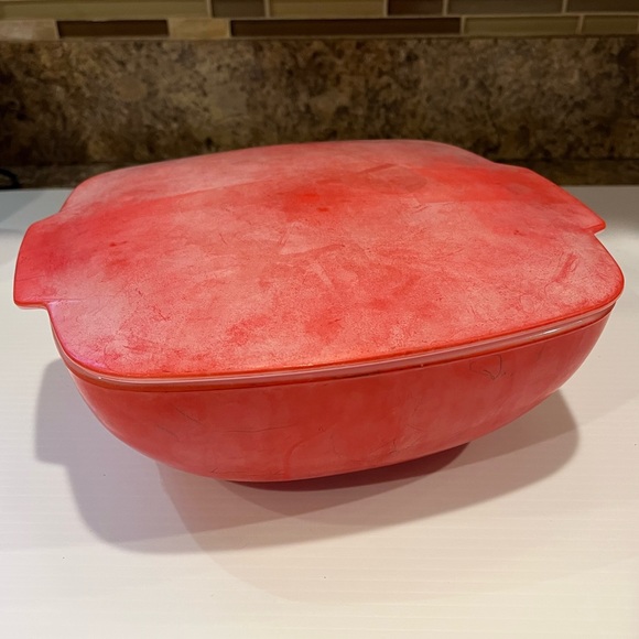 Vintage PYREX Red Square Hostess Casserole Dish with Lid 2 1/2 Quart - Picture 5 of 11